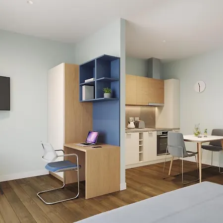 Apartment Coleman Court Summer *