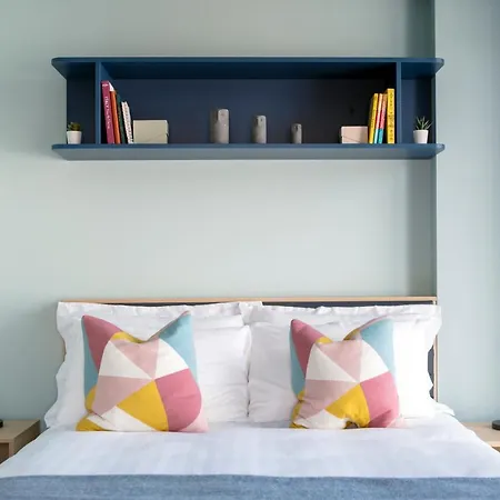 Coleman Court Summer Daire