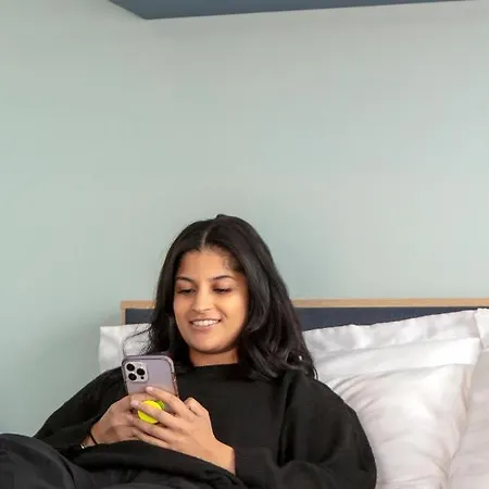 Daire Coleman Court Summer Cork