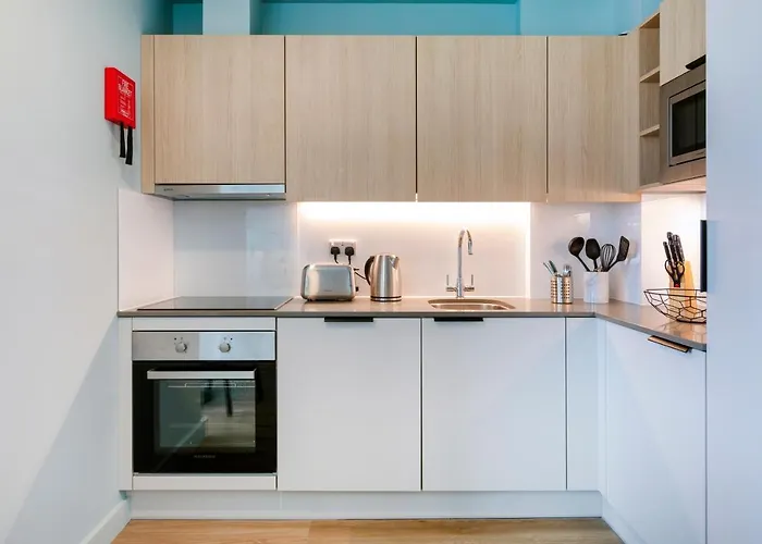 Coleman Court Summer Apartment *