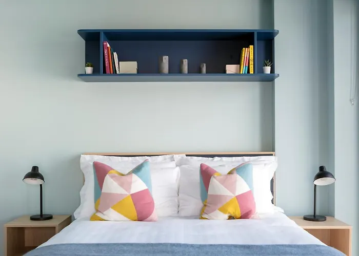 Coleman Court Summer Apartment