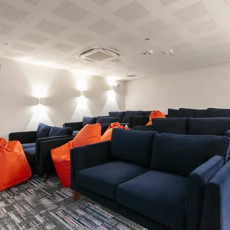 Coleman Court Summer 科克